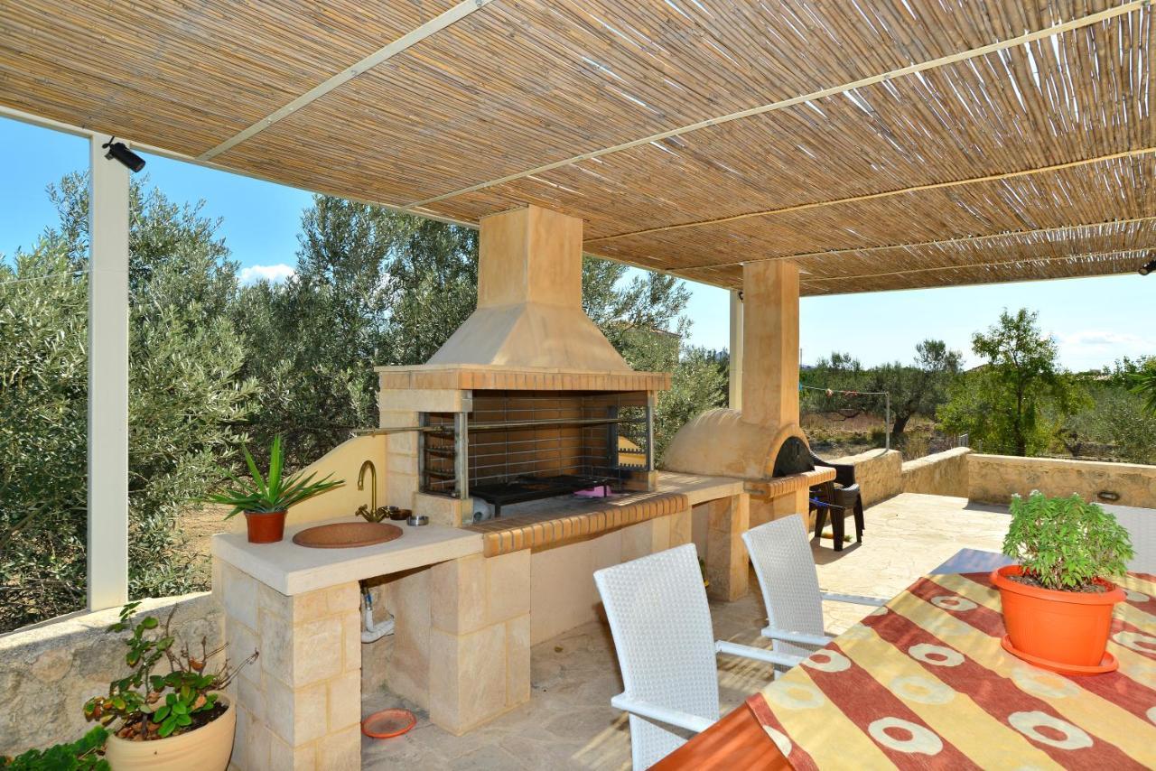 VILLA KONSTANTINOS 6 bedrooms Aegina Exterior foto