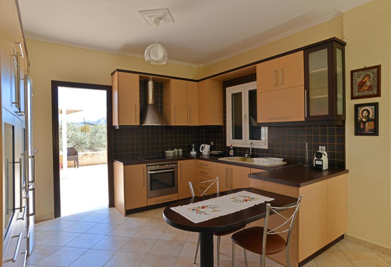 VILLA KONSTANTINOS 6 bedrooms Aegina Exterior foto
