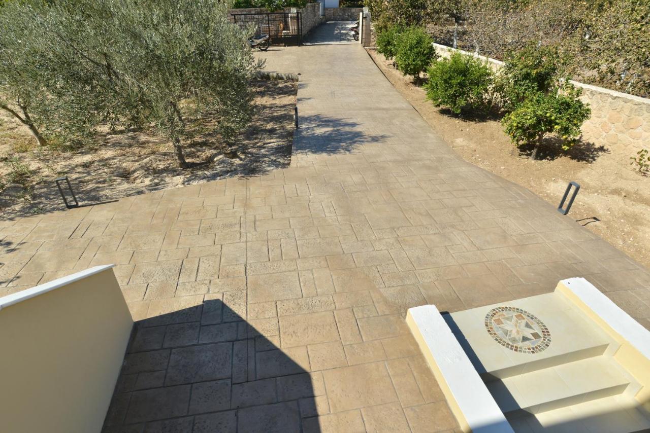 VILLA KONSTANTINOS 6 bedrooms Aegina Exterior foto